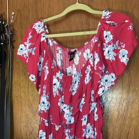 Off the shoulder top size 4 - Picture 2 of 2